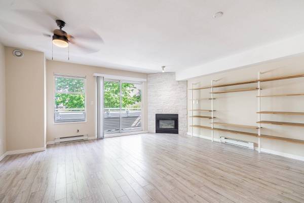 3183 Esmond AVE #204, Burnaby, BC V5G 4V6