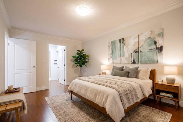 2320 W 40th AVE #301, Vancouver, BC V6M 4H6