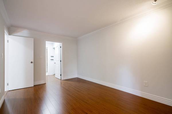 2320 W 40th AVE #301, Vancouver, BC V6M 4H6