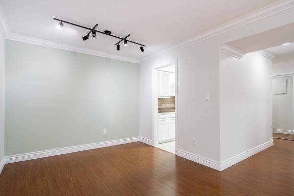2320 W 40th AVE #301, Vancouver, BC V6M 4H6