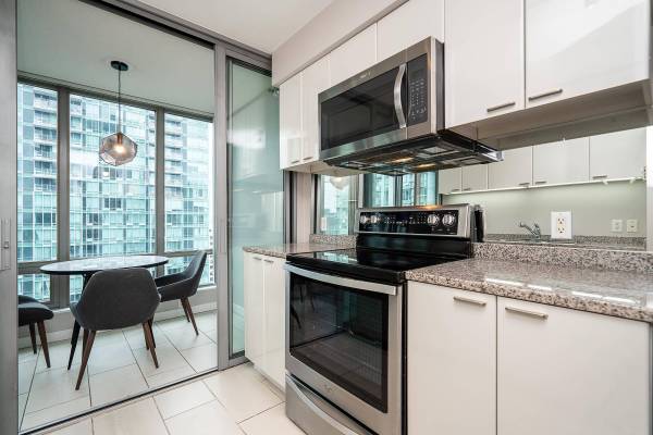 1288 W Georgia ST #2604, Vancouver, BC V6E 4R3