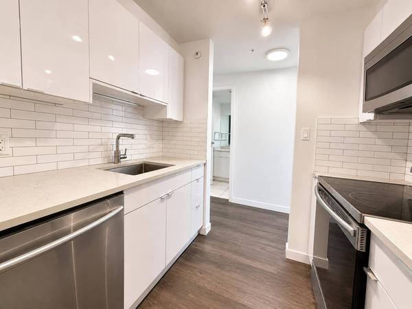 930 Cambie ST #505, Vancouver, BC V6B 5Y1
