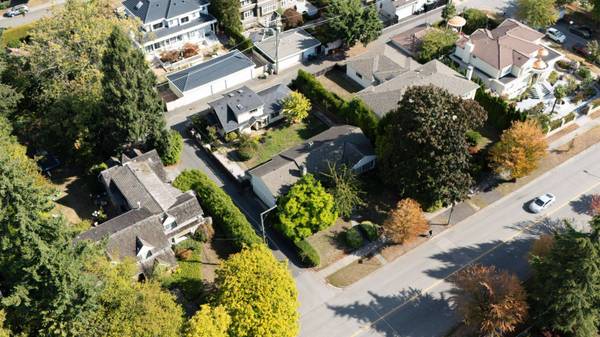 1441 W 49th AVE, Vancouver, BC V6M 2R4