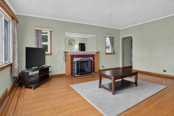 4205 Pender ST, Burnaby, BC V5C 2M4