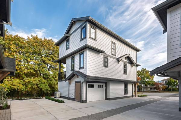 7609 Coldicutt ST #2, Burnaby, BC V3N 3Z5