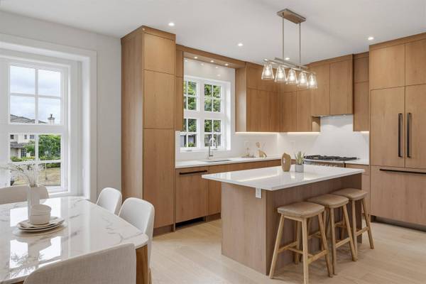 7609 Coldicutt ST #1, Burnaby, BC V3N 3Z5