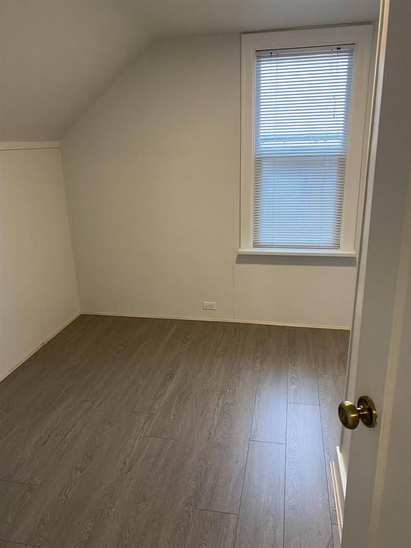 826 Westwood ST, Coquitlam, BC V3C 3L2