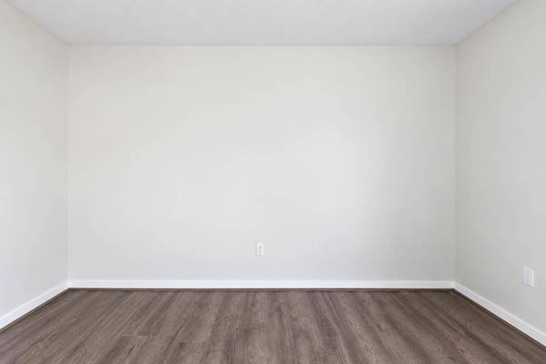 458 E 44th AVE #303, Vancouver, BC V5W 1W3
