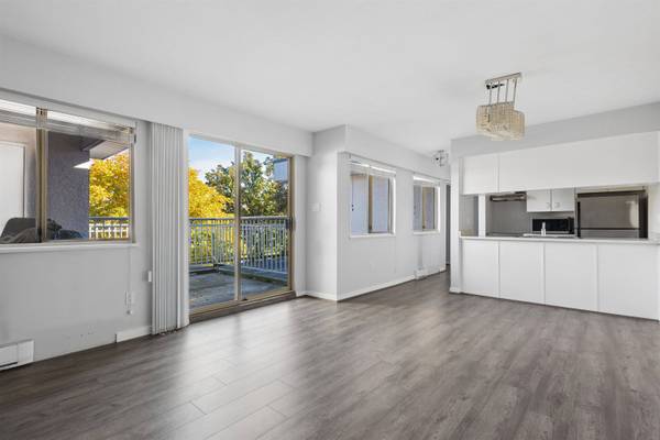 458 E 44th AVE #303, Vancouver, BC V5W 1W3