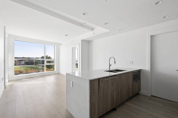 7638 Cambie ST #401