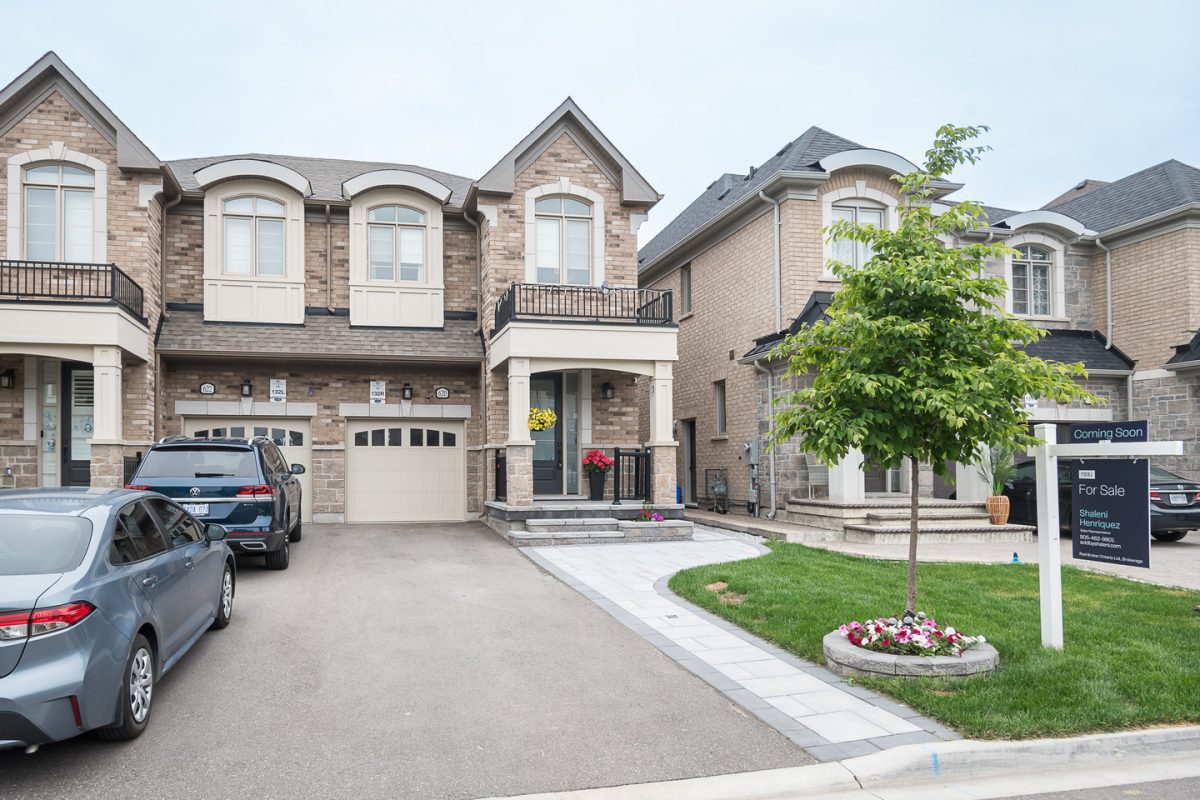 620 Beam Court, Milton