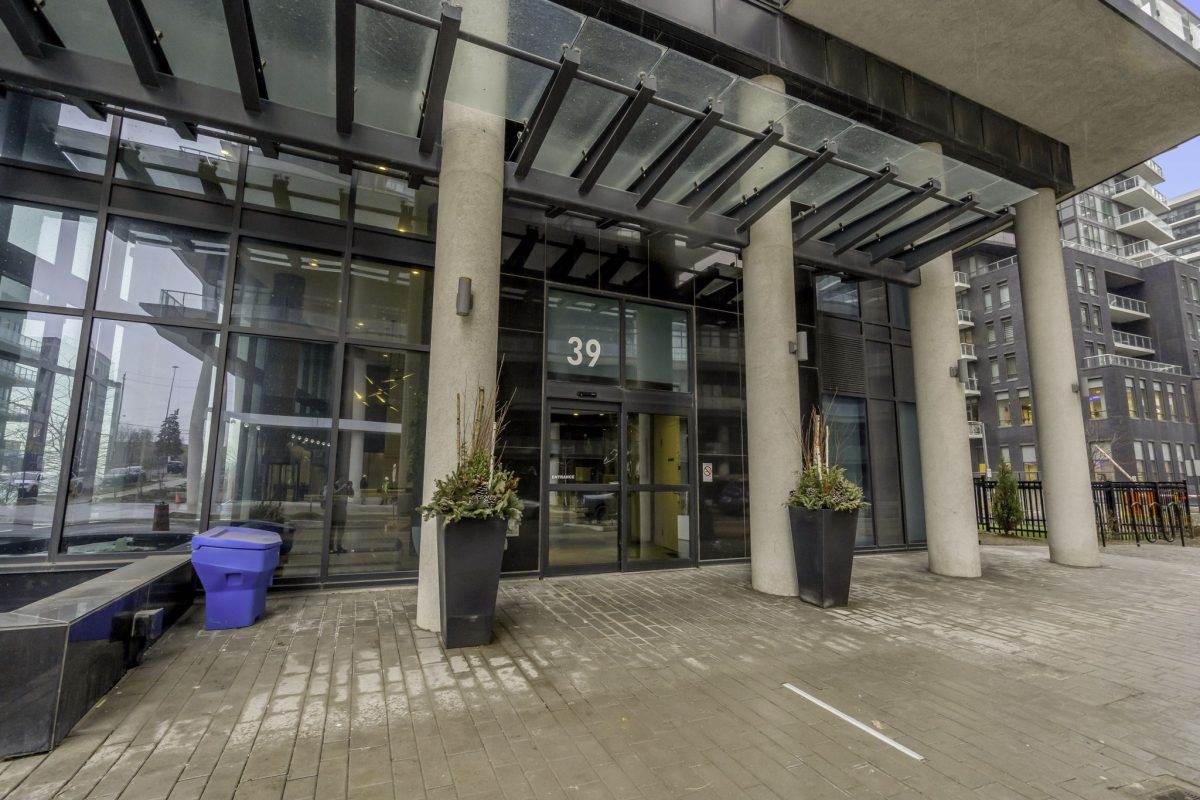 39 Annie Craig Drive, Unit 1212, Toronto