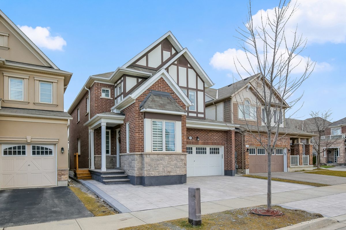 392 Clarkson Gate, Milton