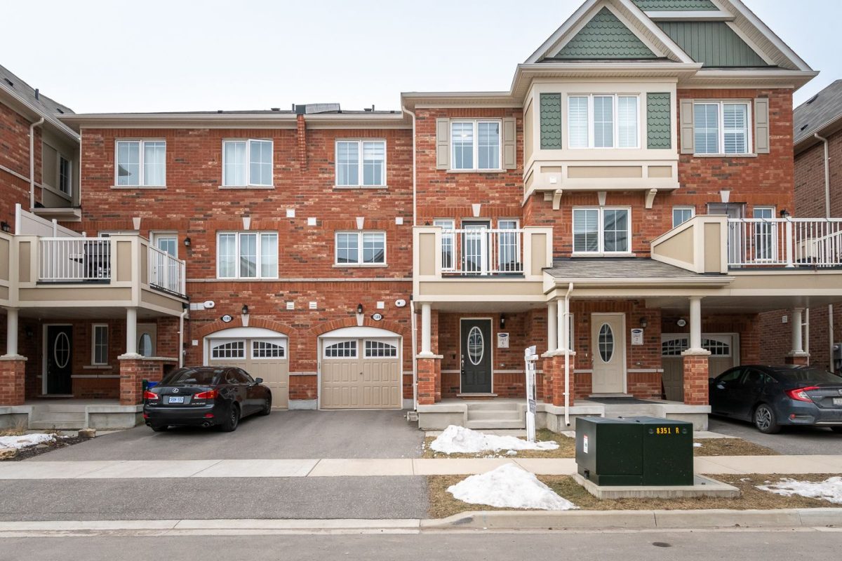 1588 Leblanc Court, Milton