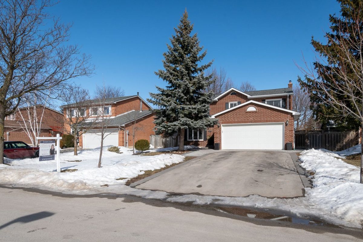 527 Marcellus Avenue, Milton