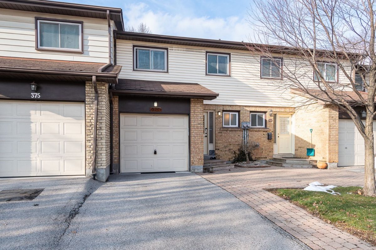 377 Ontario Street North, Milton