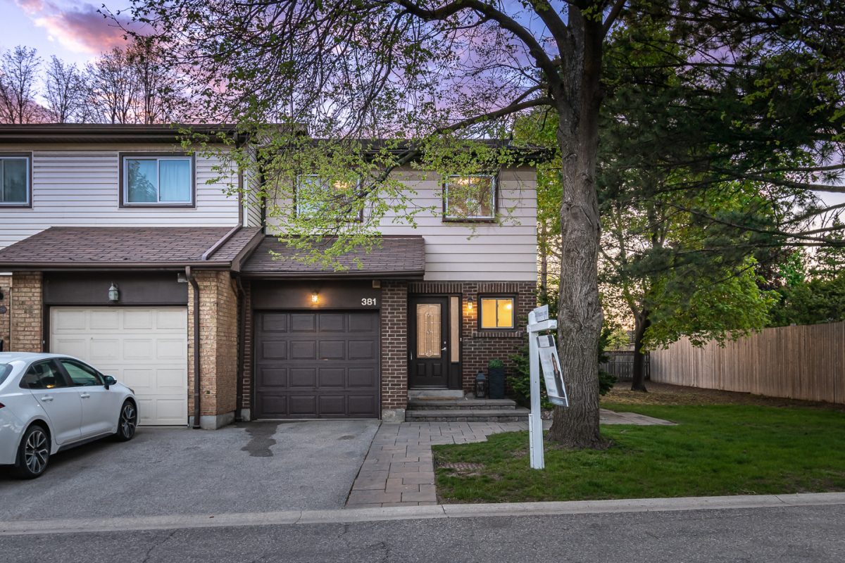 381 Ontario Street North, Milton