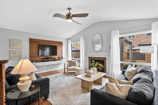 Spacious family room with fireplace and soaring vaulted ceiling at 1537 Morse Place Beaty Milton
