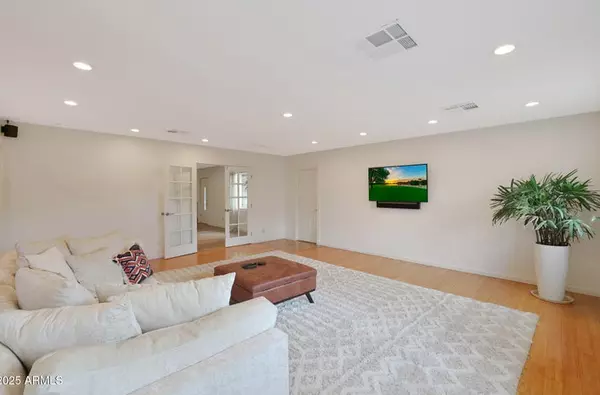 Phoenix, AZ 85016-6107,2226 E Fairmount Ave