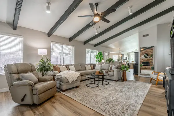 1404 E Rosemonte Dr, Phoenix, AZ 85024-2966