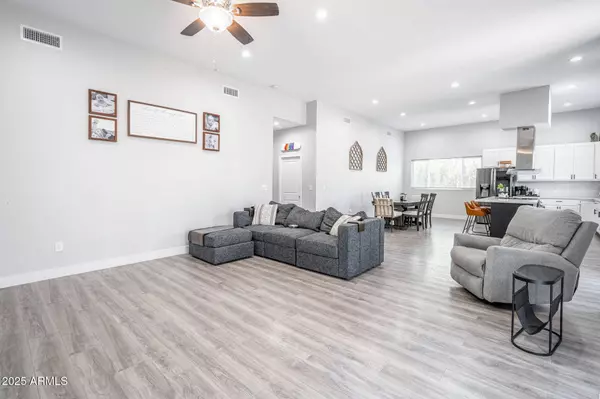 2246 E SHERIDAN Street, Phoenix, AZ 85006