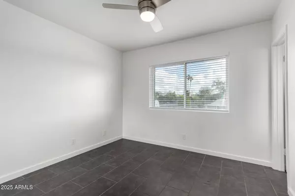 749 E MONTEBELLO Avenue #228, Phoenix, AZ 85014