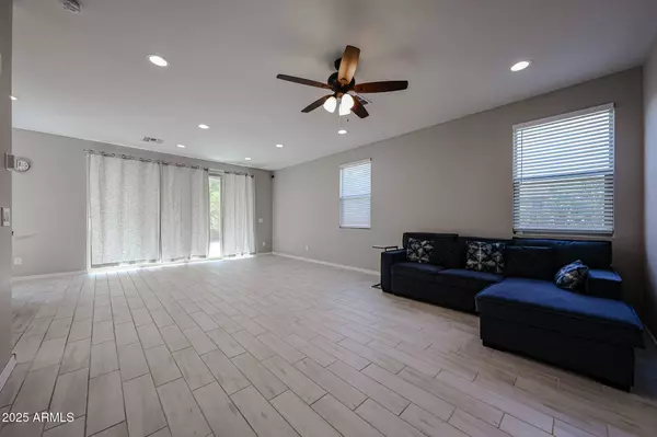 3813 E BRANHAM Lane, Phoenix, AZ 85042