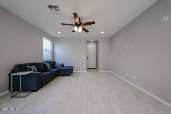 3813 E BRANHAM Lane, Phoenix, AZ 85042