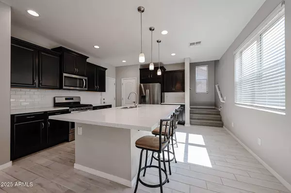 3813 E BRANHAM Lane, Phoenix, AZ 85042