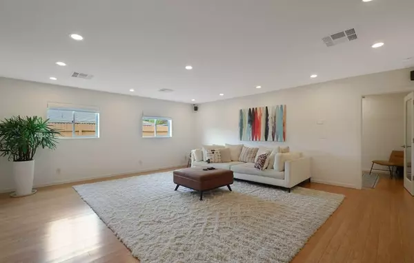 2226 E Fairmount Ave, Phoenix, AZ 85016-6107