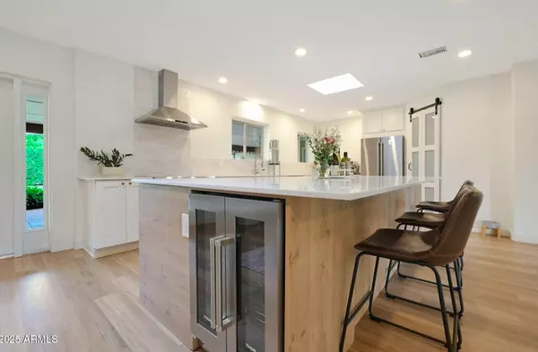 2226 E Fairmount Ave, Phoenix, AZ 85016-6107