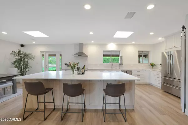 2226 E FAIRMOUNT Avenue, Phoenix, AZ 85016