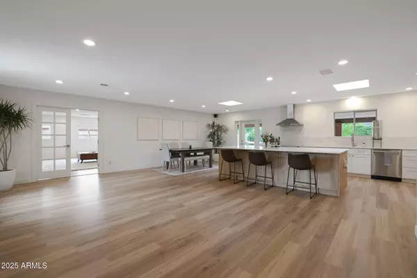 2226 E FAIRMOUNT Avenue, Phoenix, AZ 85016