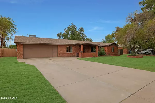 2226 E FAIRMOUNT Avenue, Phoenix, AZ 85016