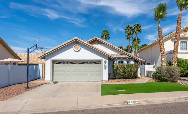 1404 E Rosemonte Dr, Phoenix, AZ 85024-2966