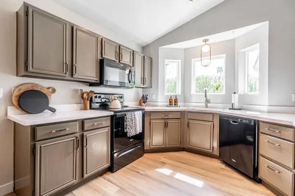 1404 E Rosemonte Dr, Phoenix, AZ 85024-2966