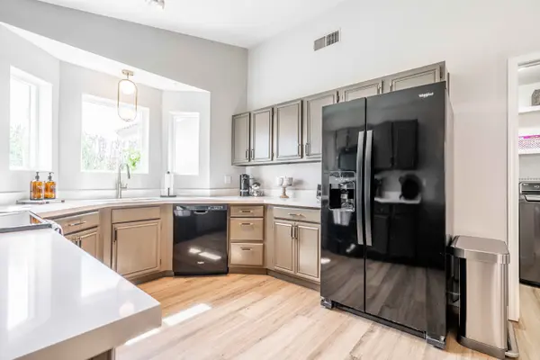 1404 E Rosemonte Dr, Phoenix, AZ 85024-2966