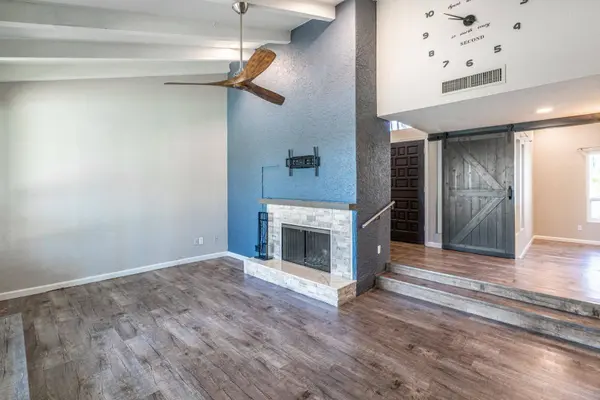 1914 E Beck Lane, Phoenix, AZ 85022