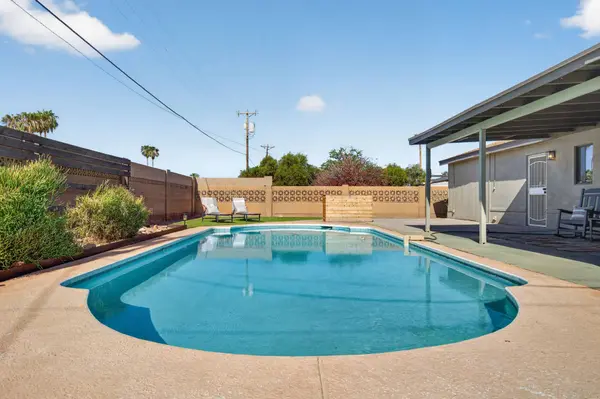 2319 E Earll Dr, Phoenix, AZ 85016-7805