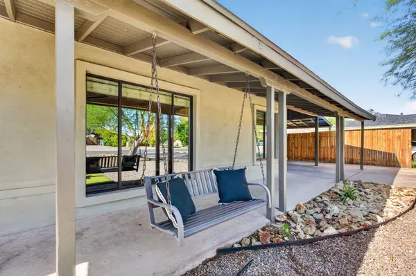 2319 E Earll Dr, Phoenix, AZ 85016-7805