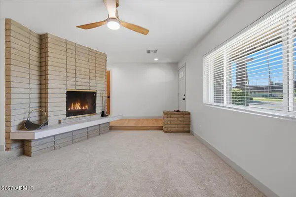 337 N COMANCHE Drive, Chandler, AZ 85224