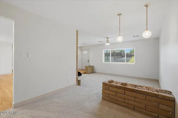 337 N COMANCHE Drive, Chandler, AZ 85224
