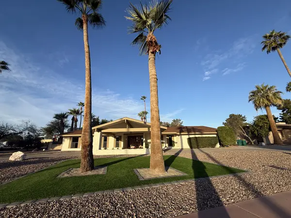 1106 N Villa Nueva Dr, Litchfield Park, AZ 85340-4527