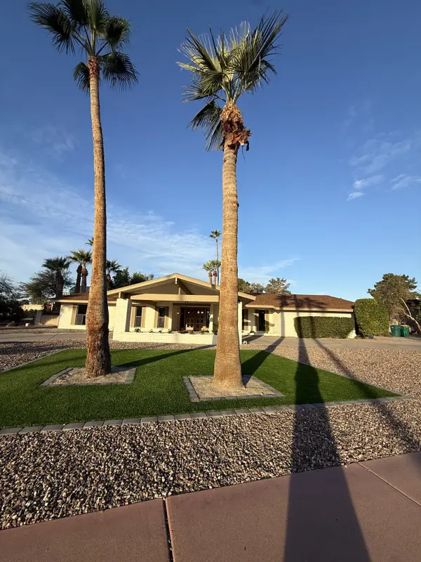 1106 N Villa Nueva Dr, Litchfield Park, AZ 85340-4527