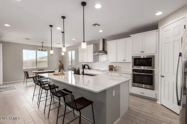 18549 W SELDON Lane, Waddell, AZ 85355