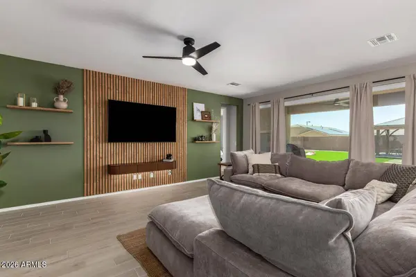 18549 W SELDON Lane, Waddell, AZ 85355
