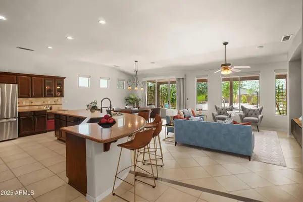 10731 W Wikieup Lane, Peoria, AZ 85373