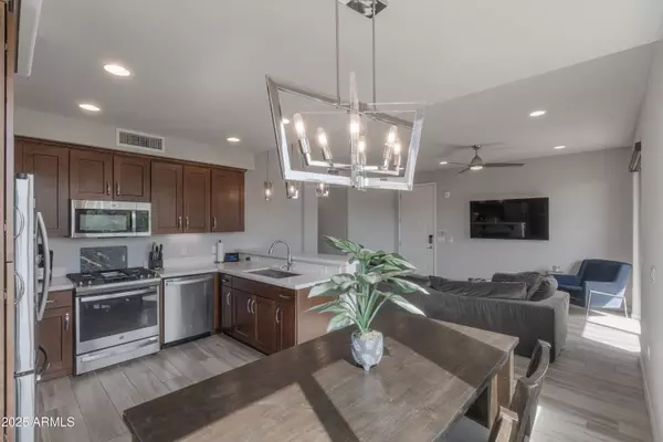 17850 N 68th Street #2045, Phoenix, AZ 85045