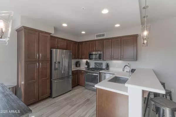 17850 N 68th Street #2045, Phoenix, AZ 85045