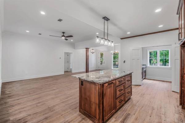 19287 M & M Lane, Little Rock, AR 72206-9999